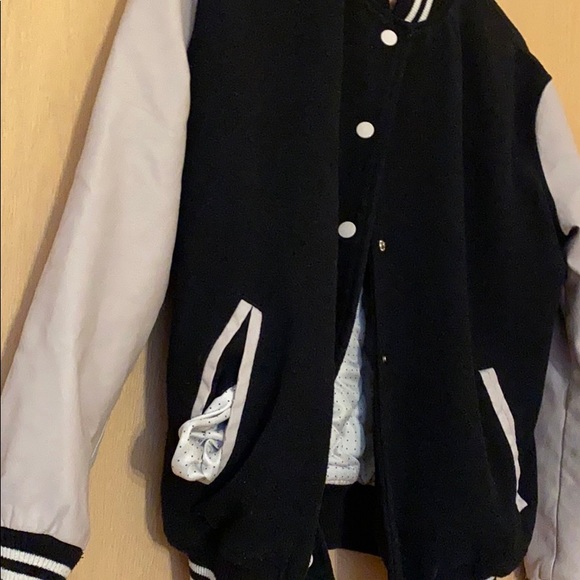 Woman’s Boomer Jacket - Picture 3 of 12